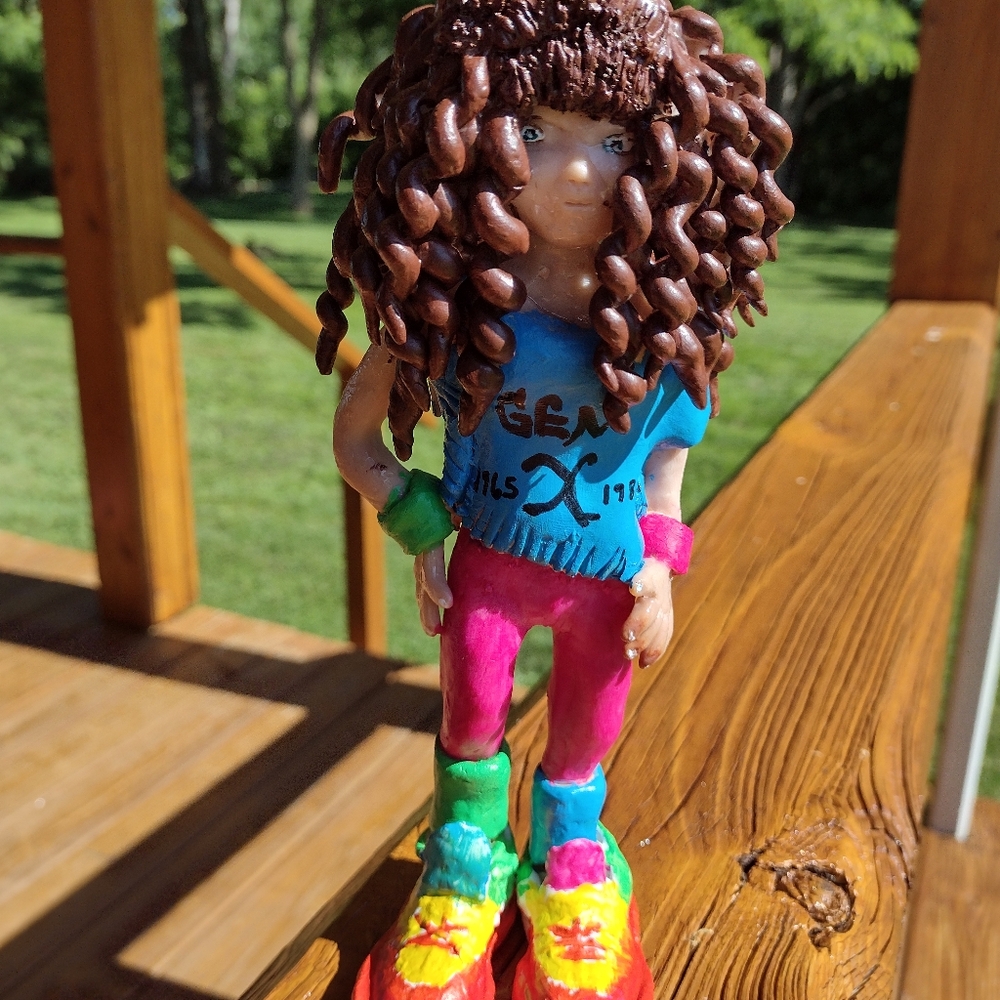 LET'S BRING BACK THE 80S SCULPTURE